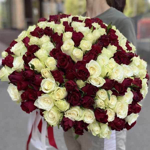 201 красная и белая роза 40 см