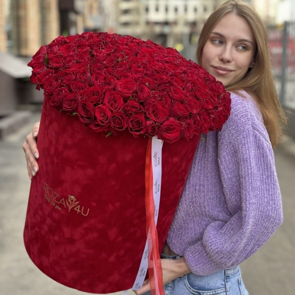 201 красная роза в бархатной коробке