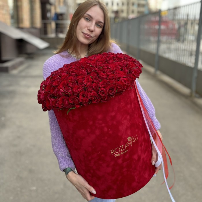 201 красная роза в бархатной коробке