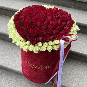 201 роза Сердце в бархатной коробке