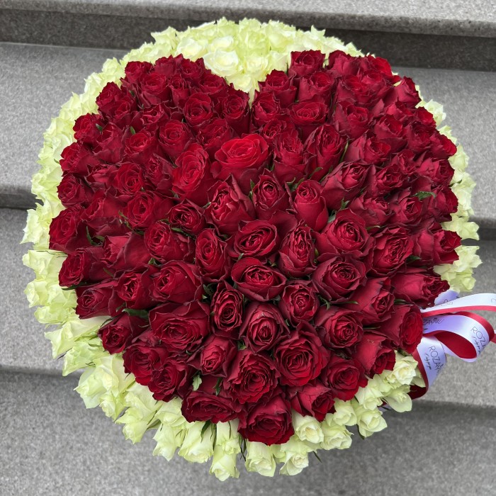 201 роза Сердце в бархатной коробке