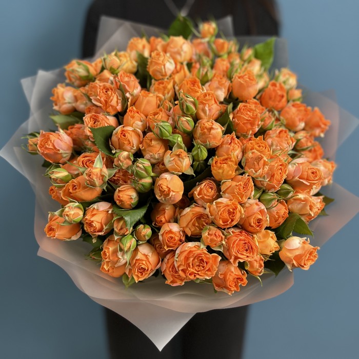 25 кустовых оранжевых роз Корал Бабл 40 см