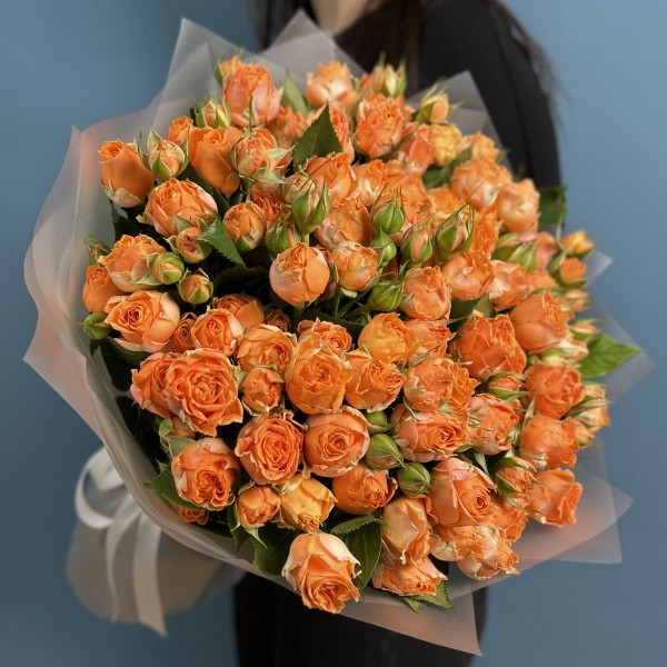 25 кустовых оранжевых роз Корал Бабл 40 см