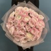 35 розовых ранункулюсов