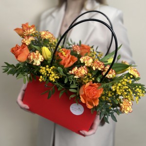 Букет дня с розами Радость