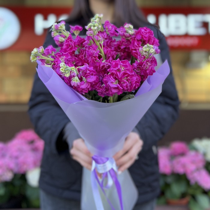 9 малиновых маттиол