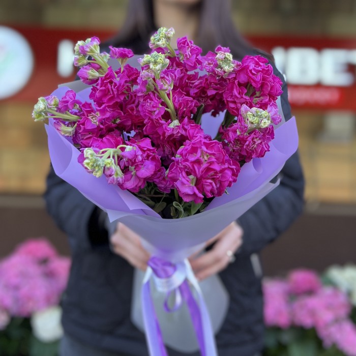 9 малиновых маттиол