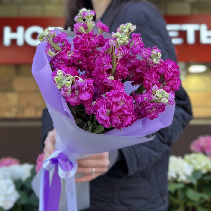 9 малиновых маттиол