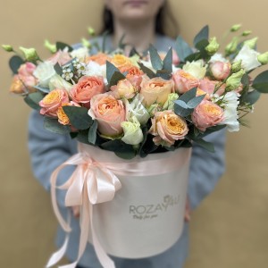 Букет дня в коробке Символ Любви