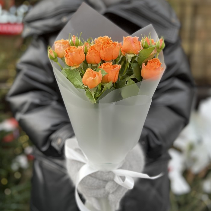 3 оранжевые кустовые розы Корал Бабл 40 см