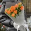 3 оранжевые кустовые розы Корал Бабл 40 см