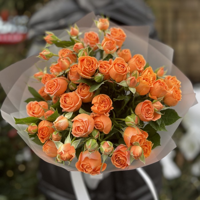 7 оранжевых кустовых пионовидных роз Коралл Бабл 40 см