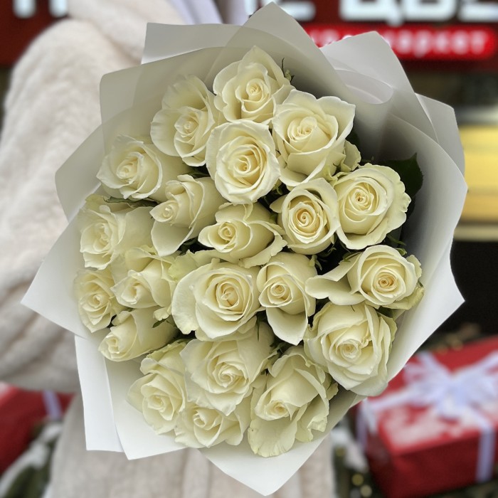 21 длинная белая роза 70 см