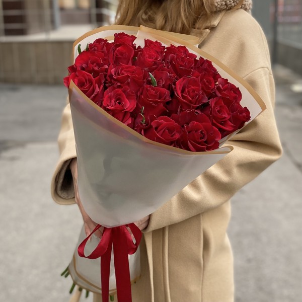 21 красная роза Эвер ред 60 см