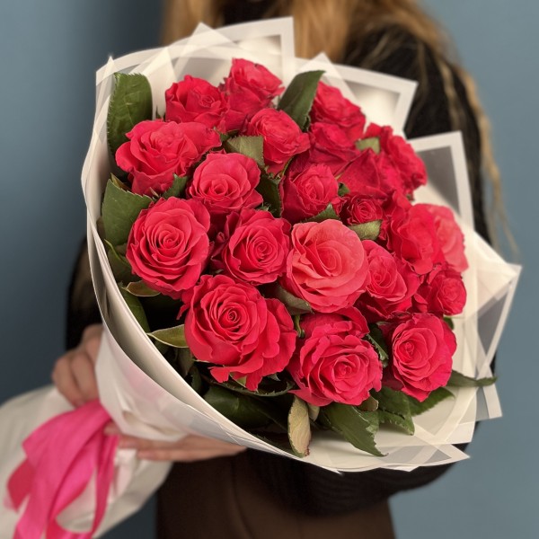 21 малиновая роза Такаци 50 см