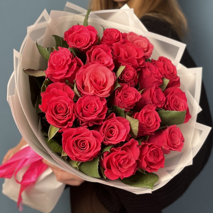 21 малиновая роза Такаци 50 см