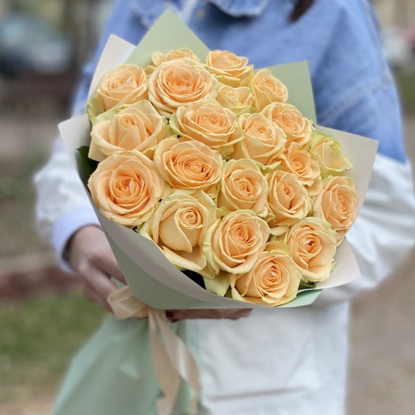 21 роза Пич аваланш 60 см