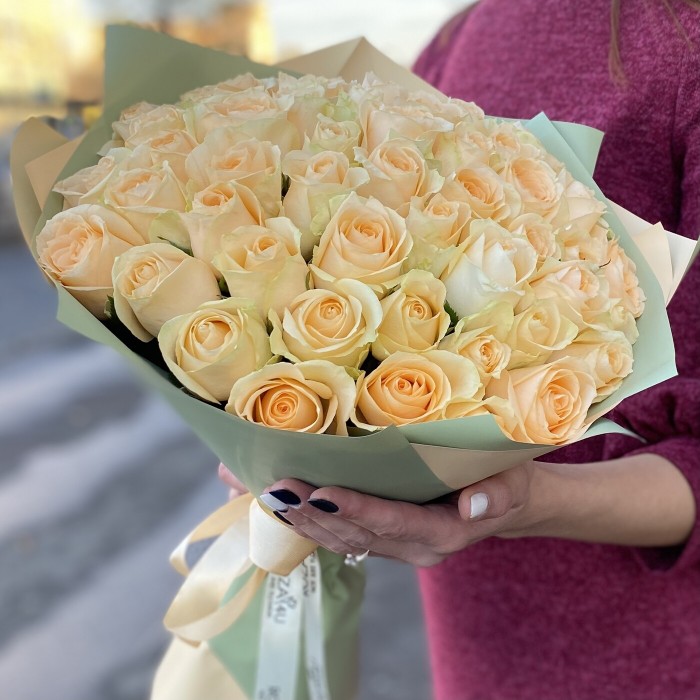 51 роза Пич аваланш