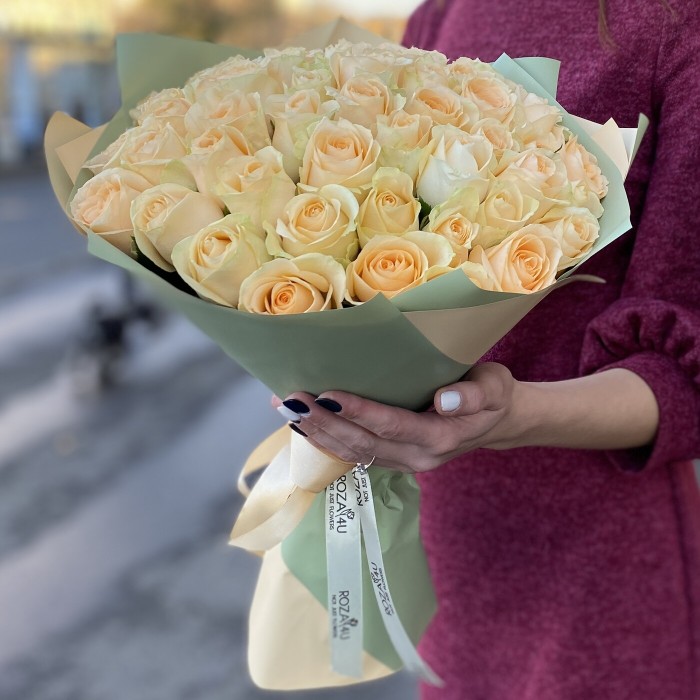 51 роза Пич аваланш