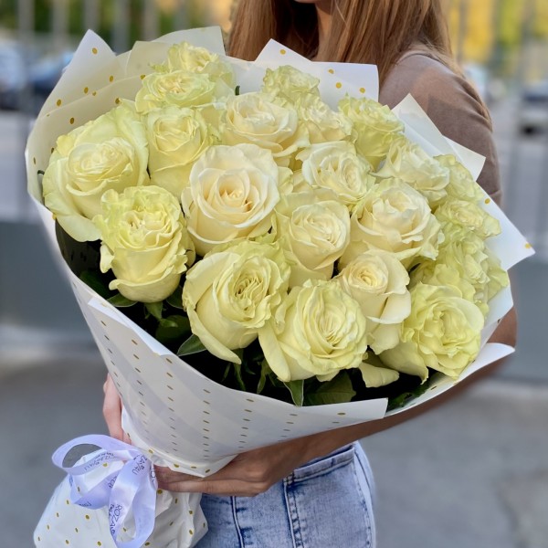 21 белая роза Мондиаль