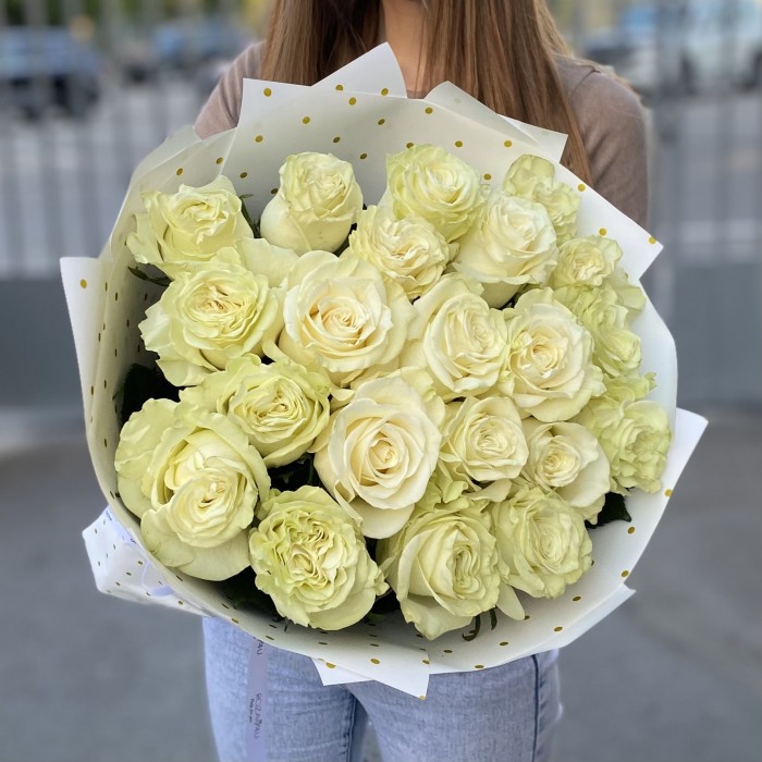 21 белая роза Мондиаль