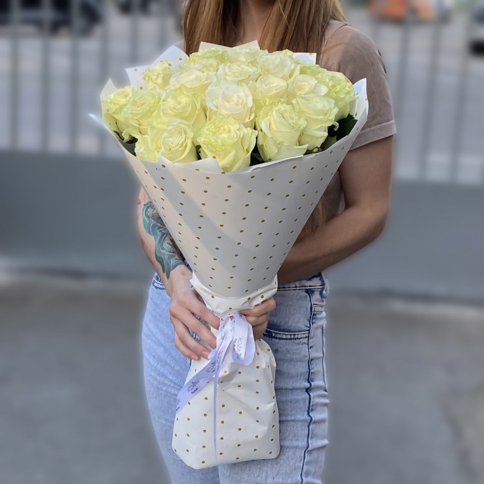 21 белая роза Мондиаль