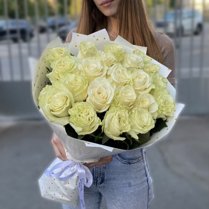 21 белая роза Мондиаль