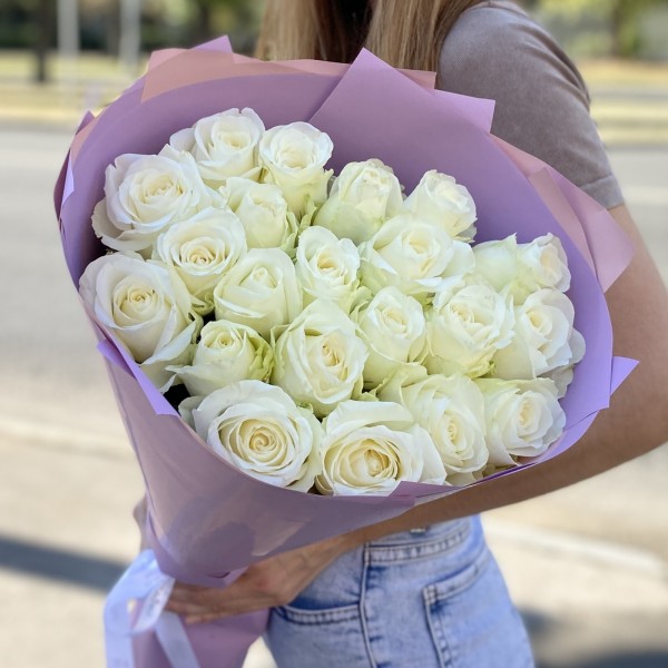 21 длинная белая роза 60 см