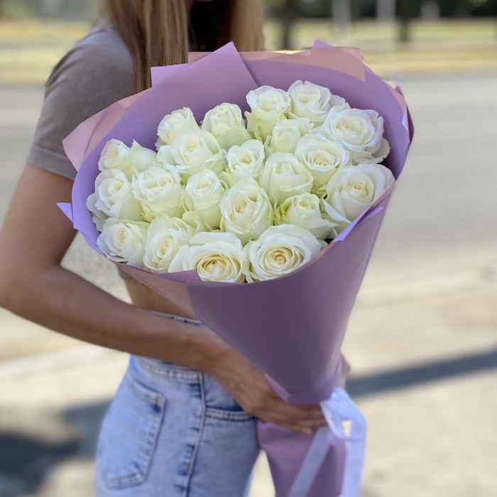 21 длинная белая роза 60 см