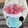 21 розовый махровый тюльпан в коробке