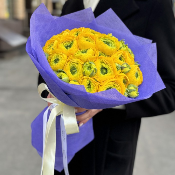 21 желтый ранункулюс