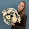 11 пышных ранункулюсов Ханой в корзине