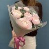 7 пышных розовых ранункулюсов с эвкалиптом