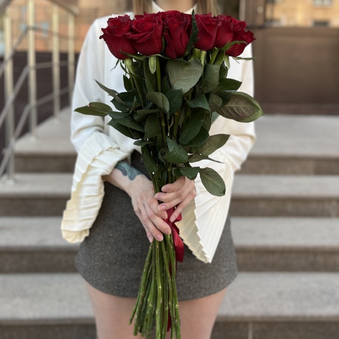 15 красных роз Эвер ред 70 см