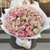25 розовых кустовых роз Динара 40 см