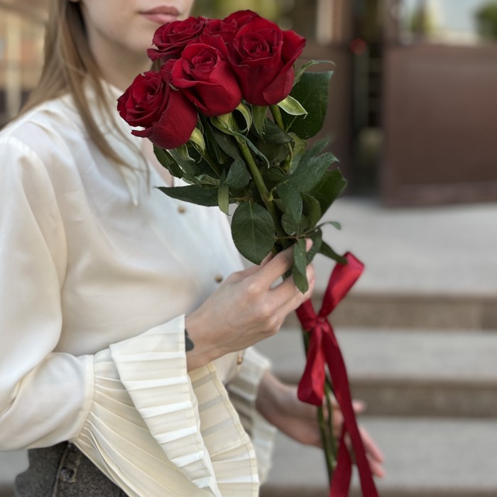 5 красных роз Эвер Ред 70 см