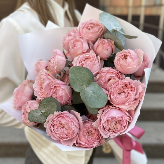 5 пионовидных персиковых роз Джульетта 50 см