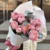 Комплимент пионовидных персиковых роз Джульетта 50 см