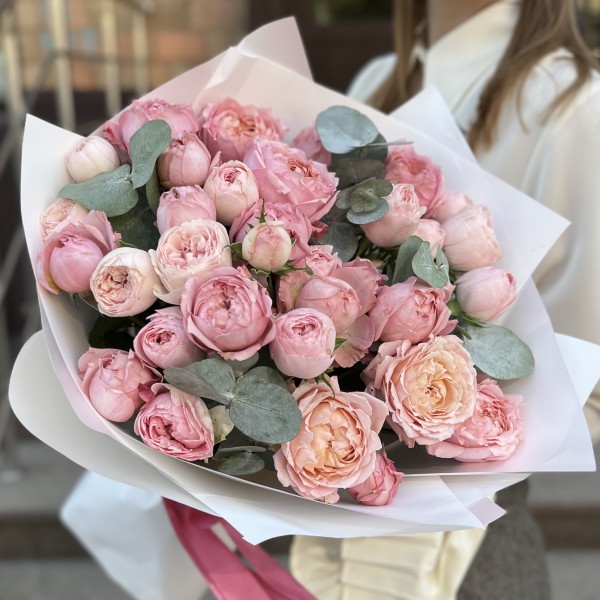 Персиковый микс пионовидных кустовых роз