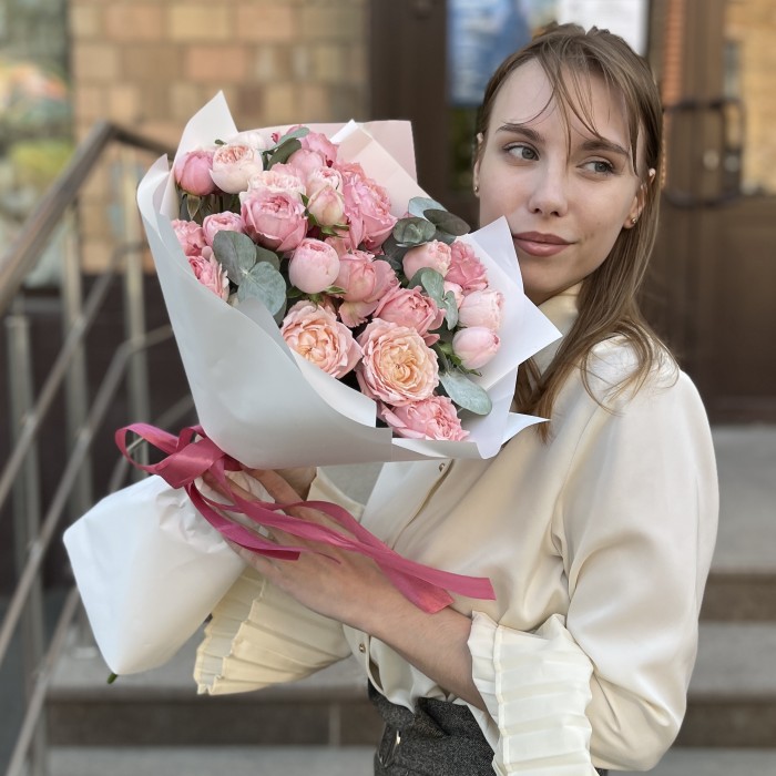 Персиковый микс пионовидных кустовых роз