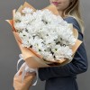 Букет белых кустовых хризантем