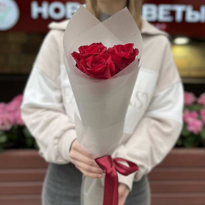 3 красные розы Мадам ред 50 см