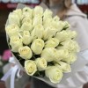35 белых роз Махе 50 см