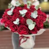35 красных роз Мадам Ред 50 см с эвкалиптом