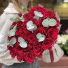 35 красных роз Мадам Ред 50 см с эвкалиптом