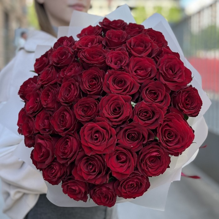 45 красных роз Махе 50 см