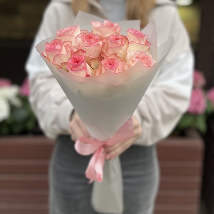 9 нежных роз Джумилия 50 см
