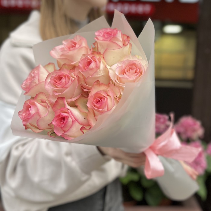 9 нежных роз Джумилия 50 см