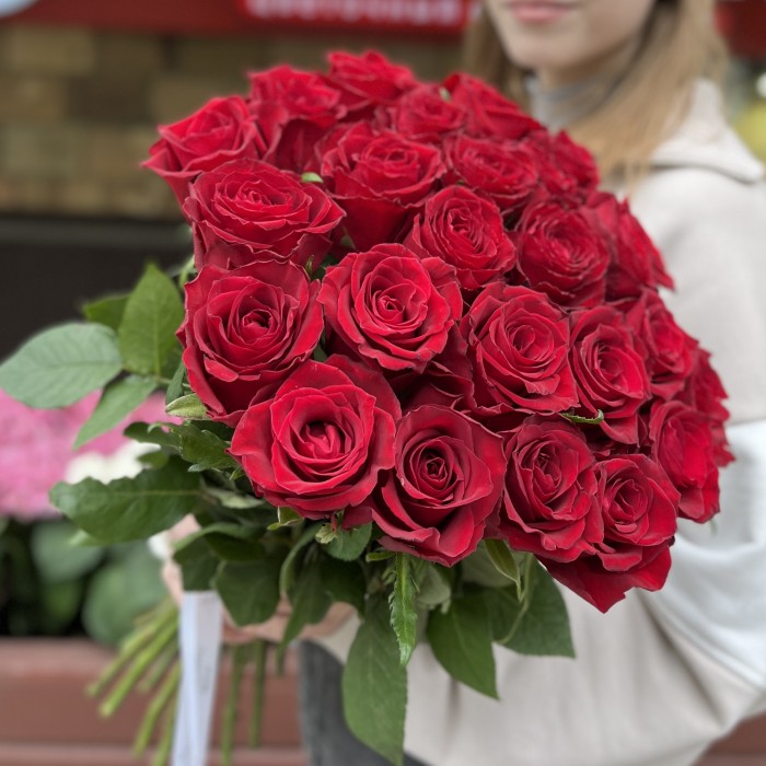 Красная Роза Мадам Ред 50 см