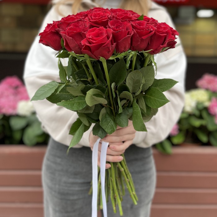 Красная Роза Мадам Ред 50 см